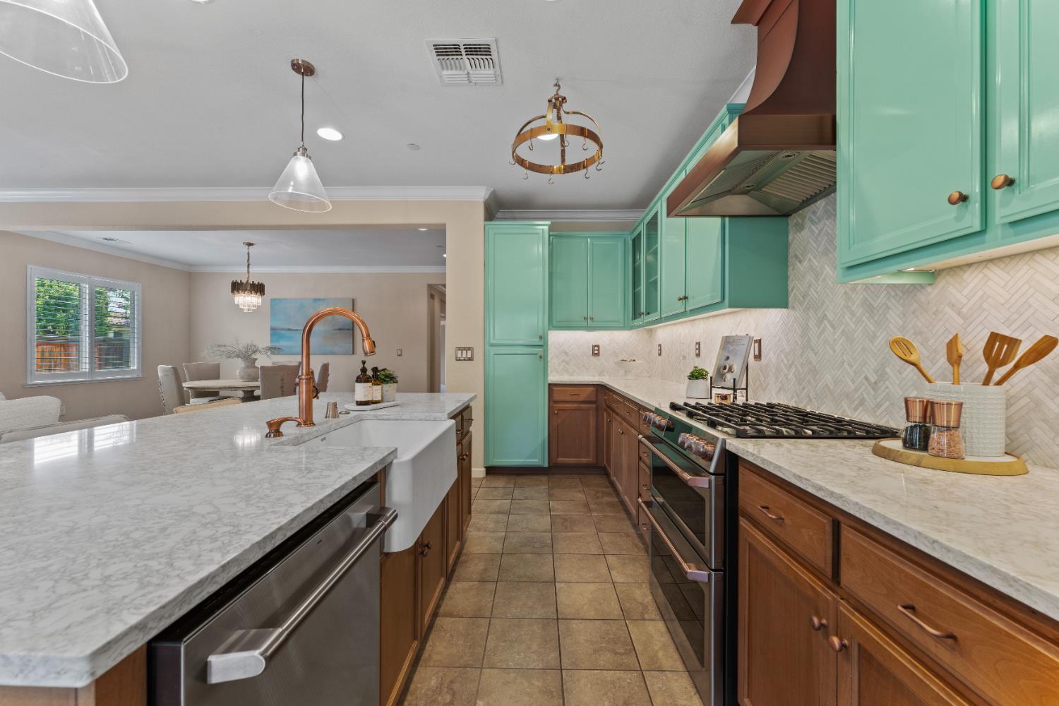 Detail Gallery Image 13 of 61 For 206 Calistoga Ct, El Dorado Hills,  CA 95762 - 3 Beds | 2/1 Baths