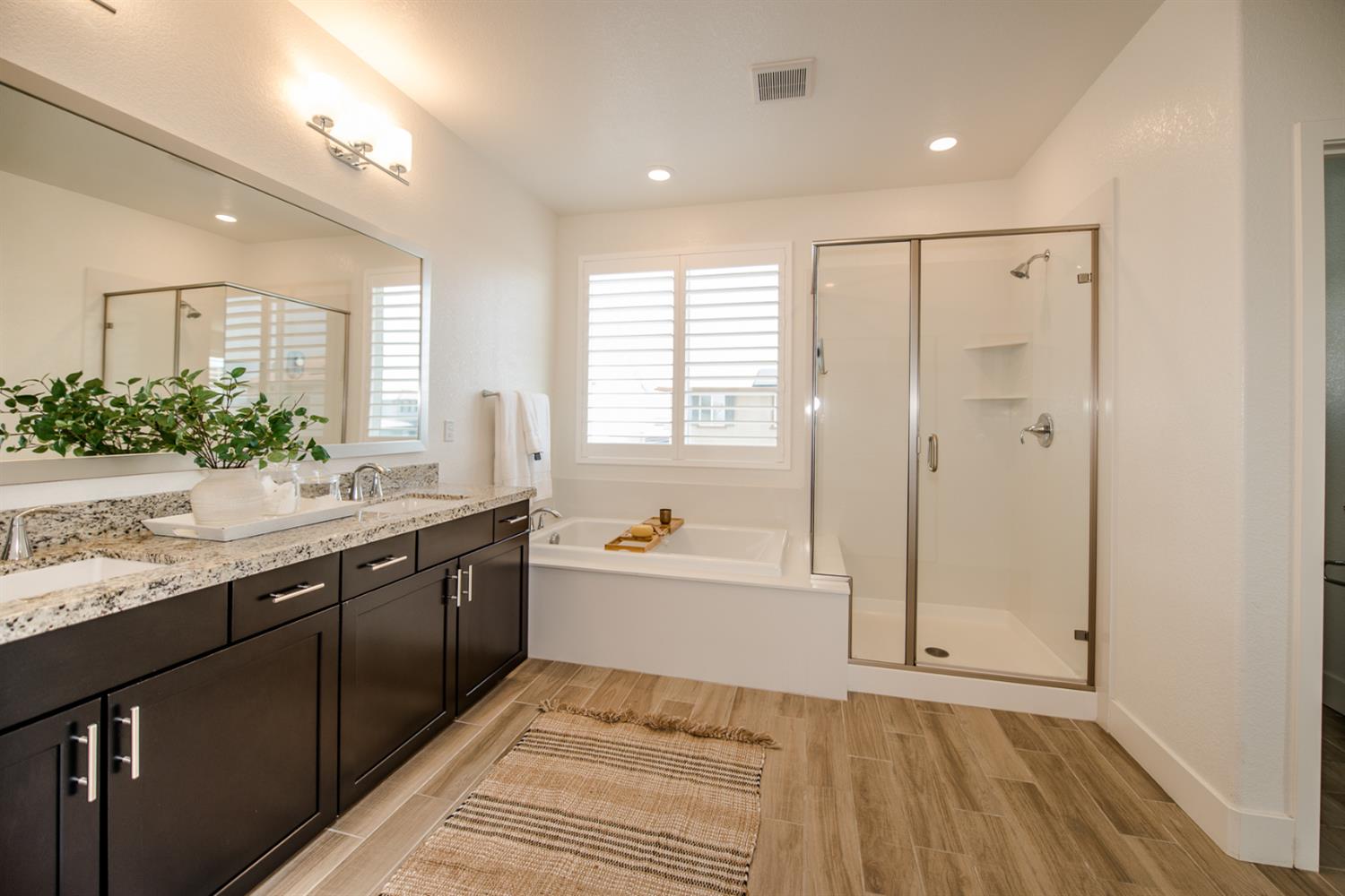 Detail Gallery Image 27 of 37 For 2751 Brookshire Cir, Woodland,  CA 95776 - 5 Beds | 3 Baths