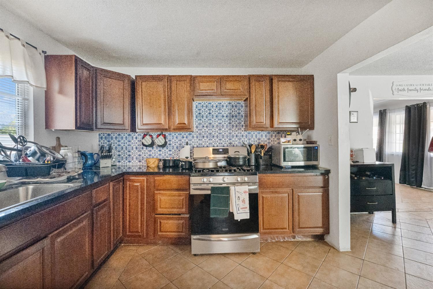 Detail Gallery Image 7 of 22 For 1260 T St, Merced,  CA 95341 - 2 Beds | 1 Baths