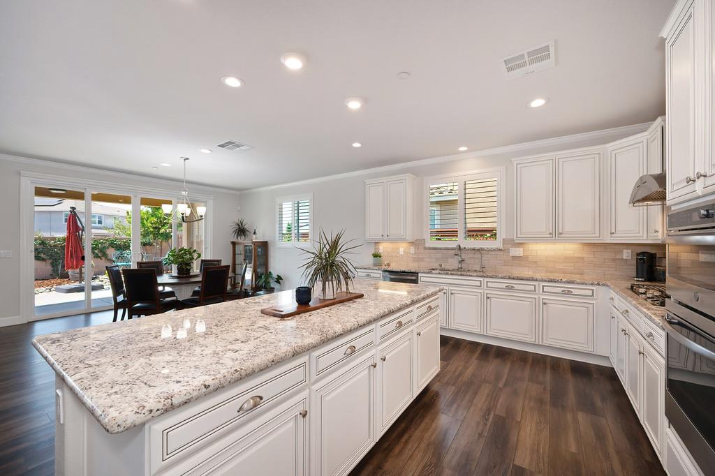 Detail Gallery Image 14 of 43 For 10309 Tempo Way, Elk Grove,  CA 95757 - 4 Beds | 3/1 Baths