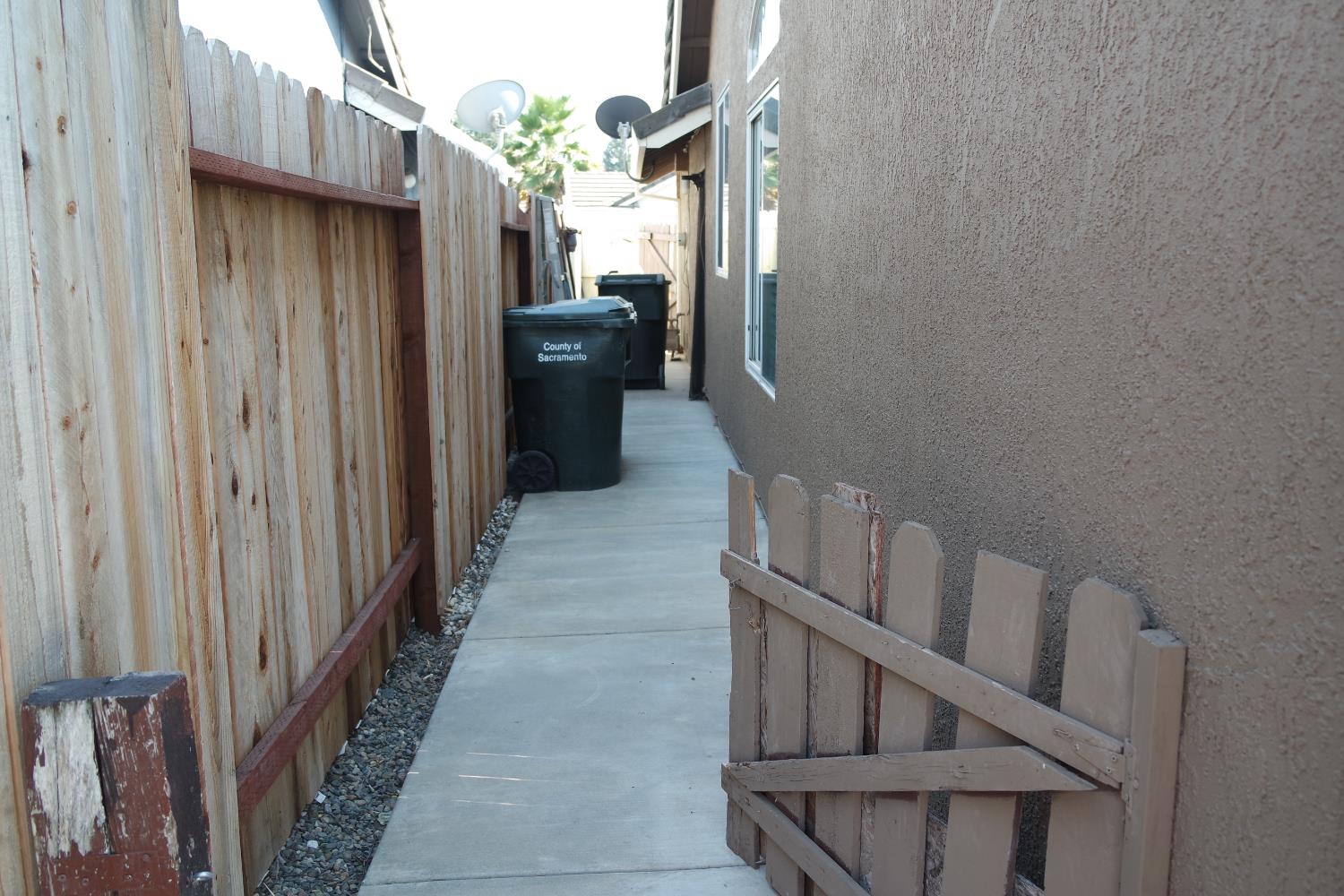 Detail Gallery Image 17 of 19 For 8745 Spruce Ridge Way, Antelope,  CA 95843 - 3 Beds | 2 Baths