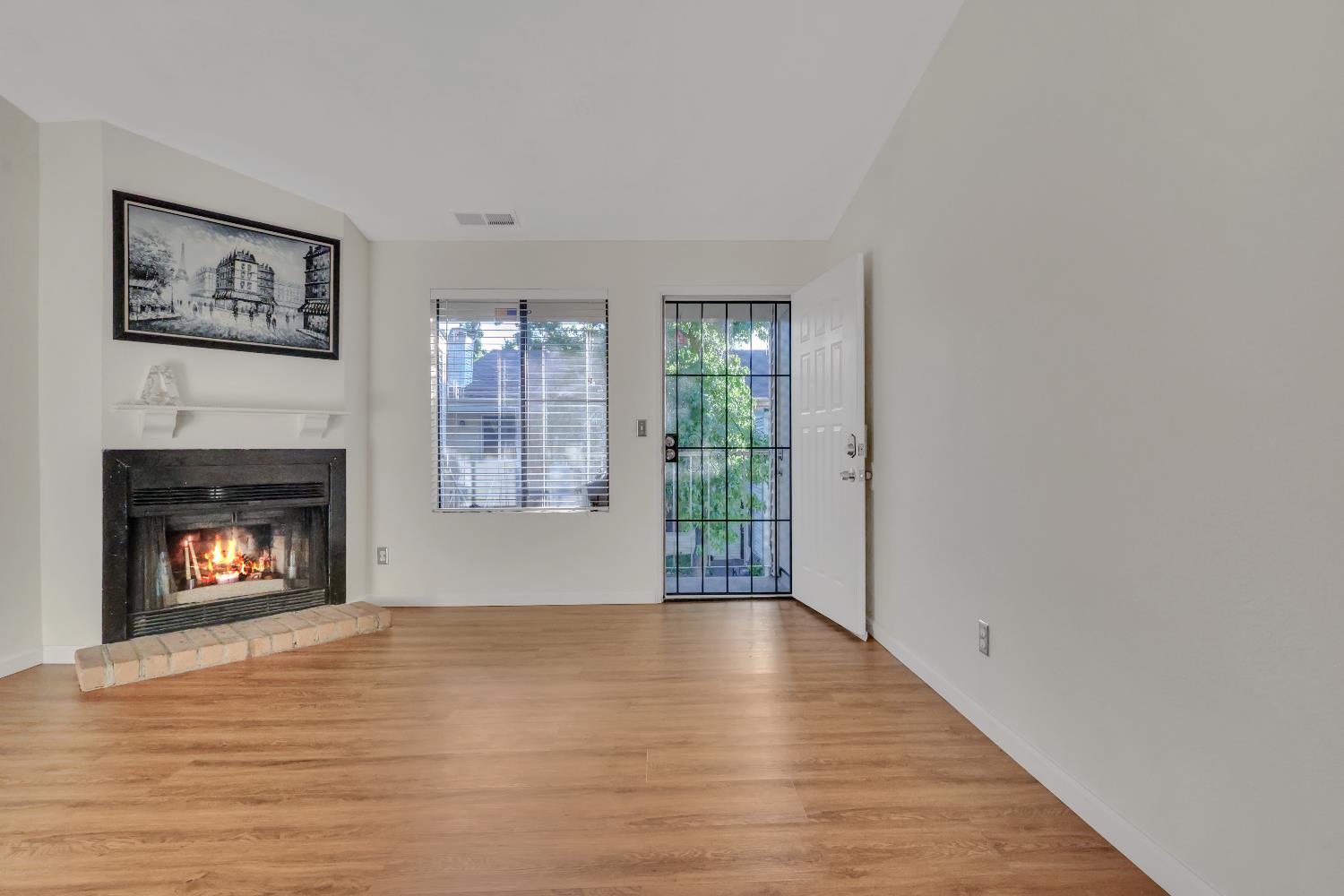 Detail Gallery Image 2 of 37 For 712 Mccoy Ct #59,  Lodi,  CA 95240 - 2 Beds | 1 Baths