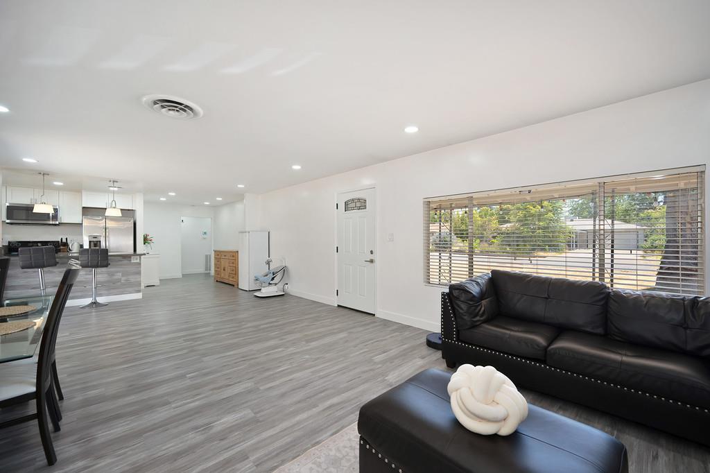 Detail Gallery Image 9 of 35 For 9431 Erwin Ave, Orangevale,  CA 95662 - 3 Beds | 2 Baths
