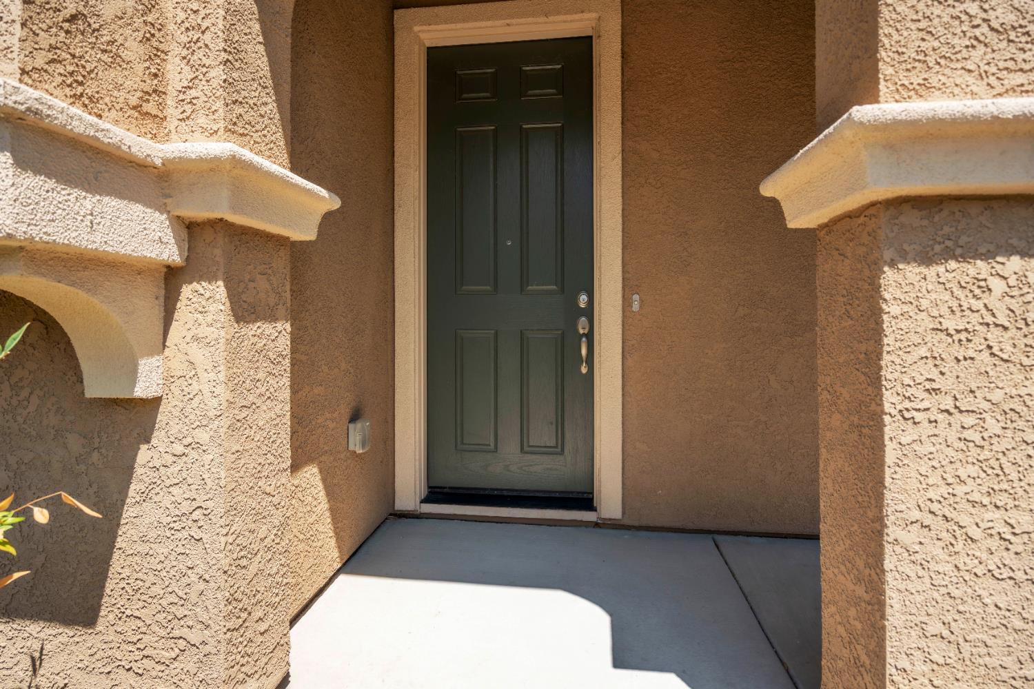 Detail Gallery Image 4 of 35 For 9934 Macabee Ln, Elk Grove,  CA 95757 - 3 Beds | 2/1 Baths