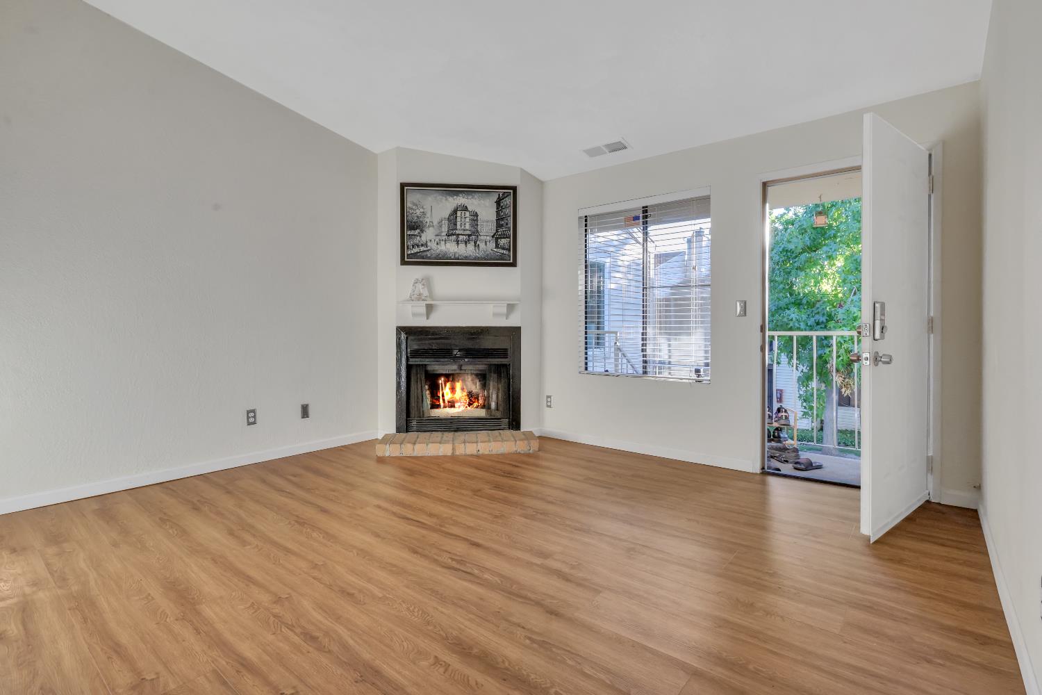 Detail Gallery Image 4 of 37 For 712 Mccoy Ct #59,  Lodi,  CA 95240 - 2 Beds | 1 Baths