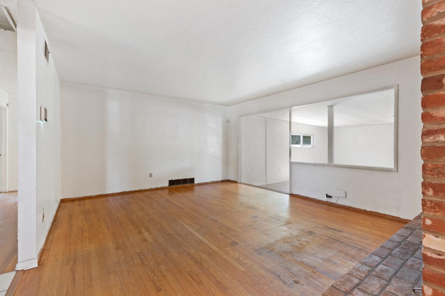 Detail Gallery Image 7 of 34 For 1418 Cypress Ave, Modesto,  CA 95350 - 3 Beds | 2 Baths