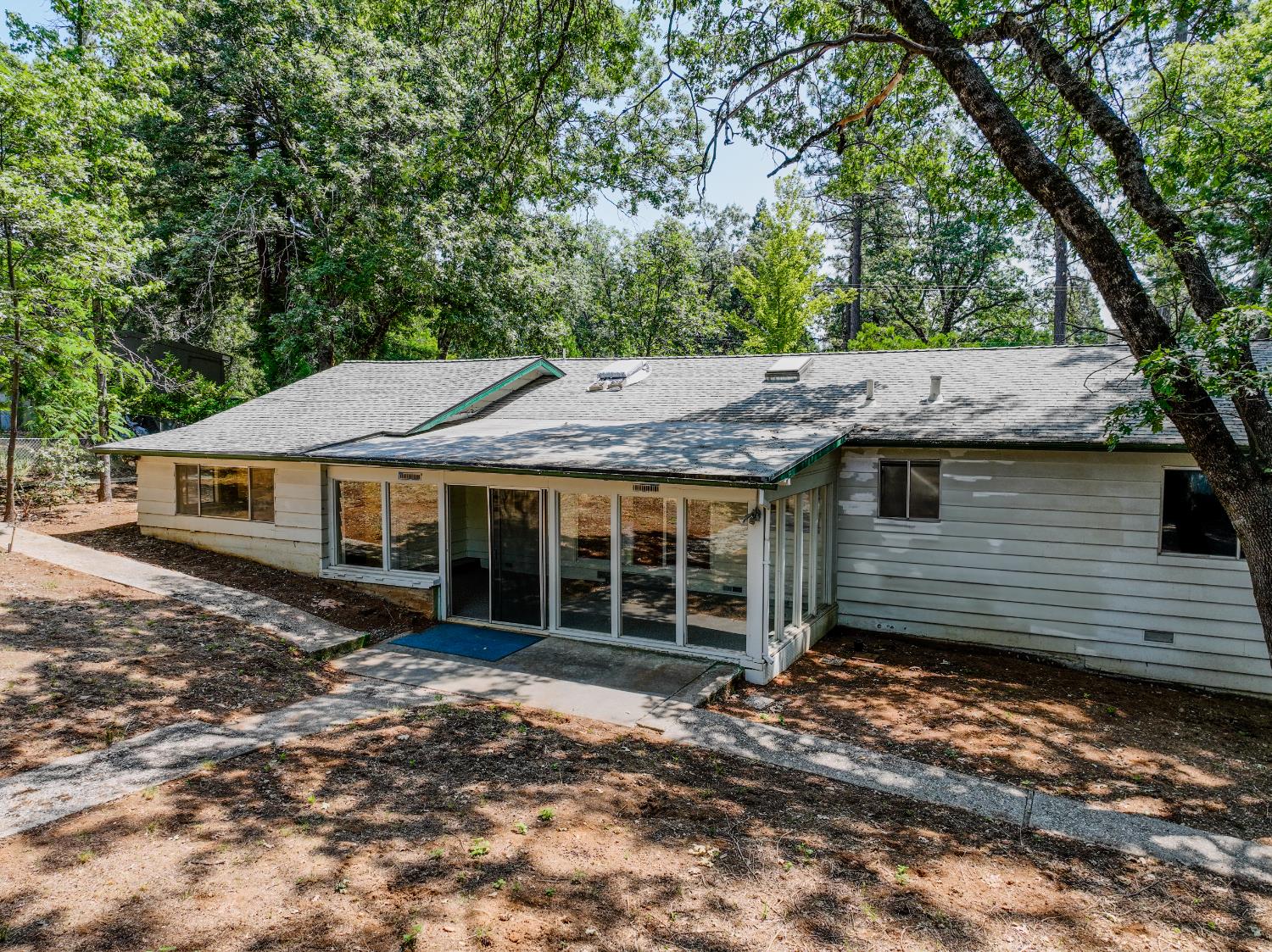 Detail Gallery Image 2 of 43 For 15604 Ridge Estates Rd, Nevada City,  CA 95959 - 2 Beds | 1/1 Baths