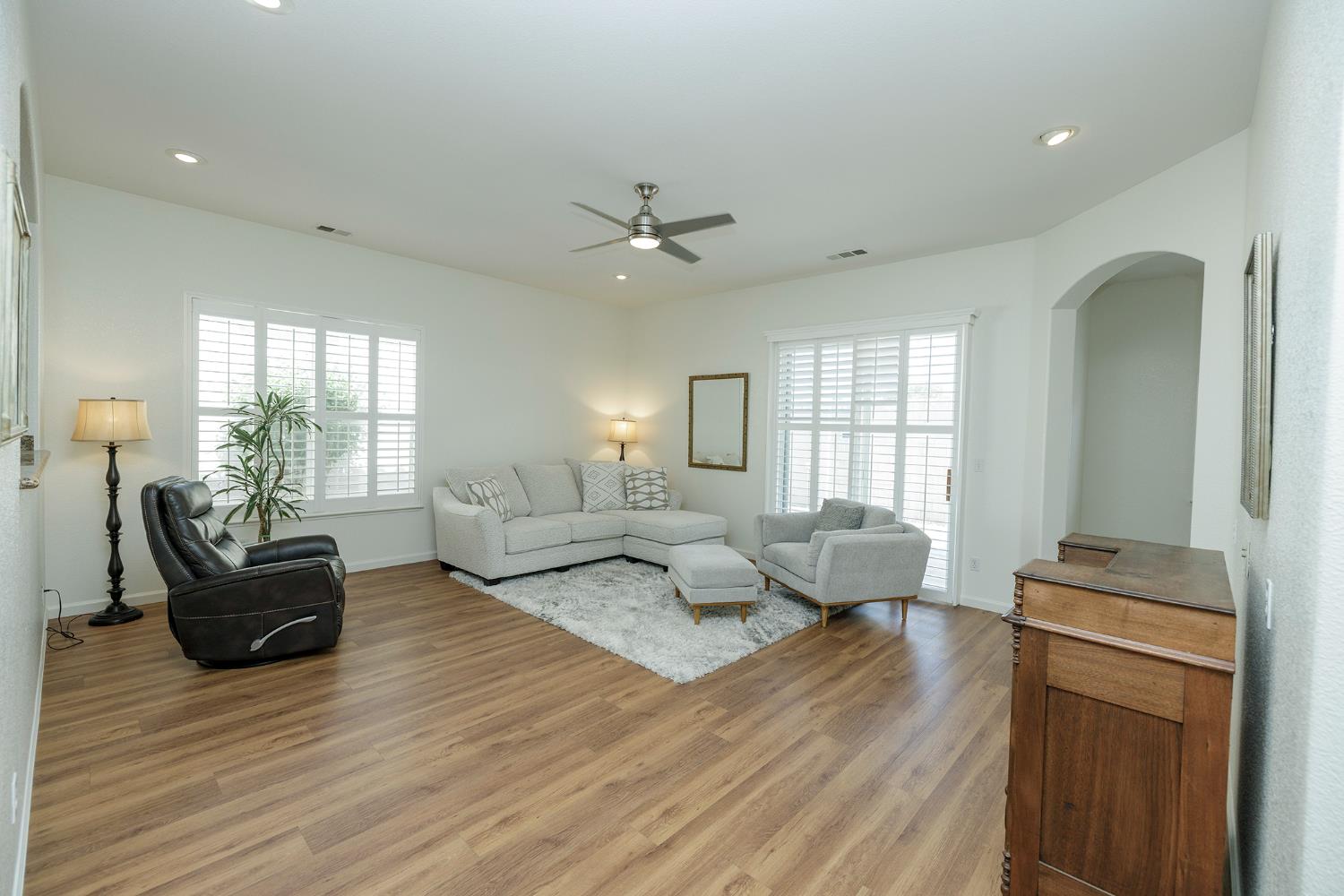 Detail Gallery Image 7 of 35 For 157 Little Johns Creek Dr, Oakdale,  CA 95361 - 2 Beds | 2 Baths