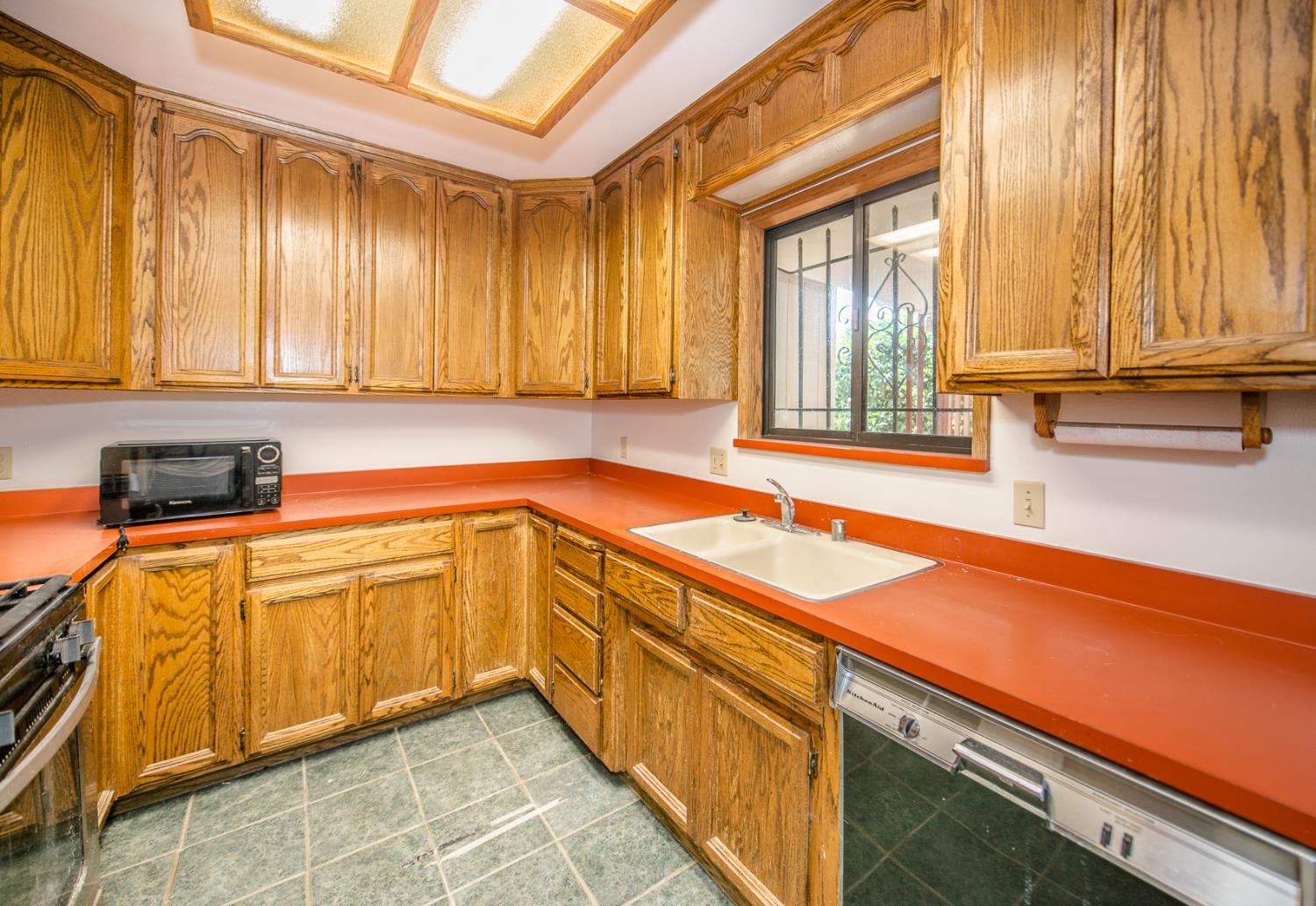 Detail Gallery Image 11 of 43 For 204 Emery St, Winters,  CA 95694 - 3 Beds | 2 Baths