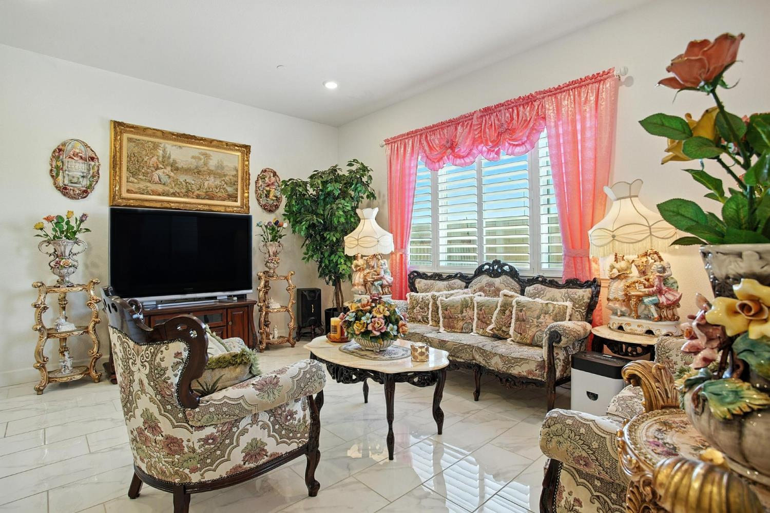 Detail Gallery Image 7 of 36 For 3742 Haymaker Way, Sacramento,  CA 95835 - 3 Beds | 2 Baths