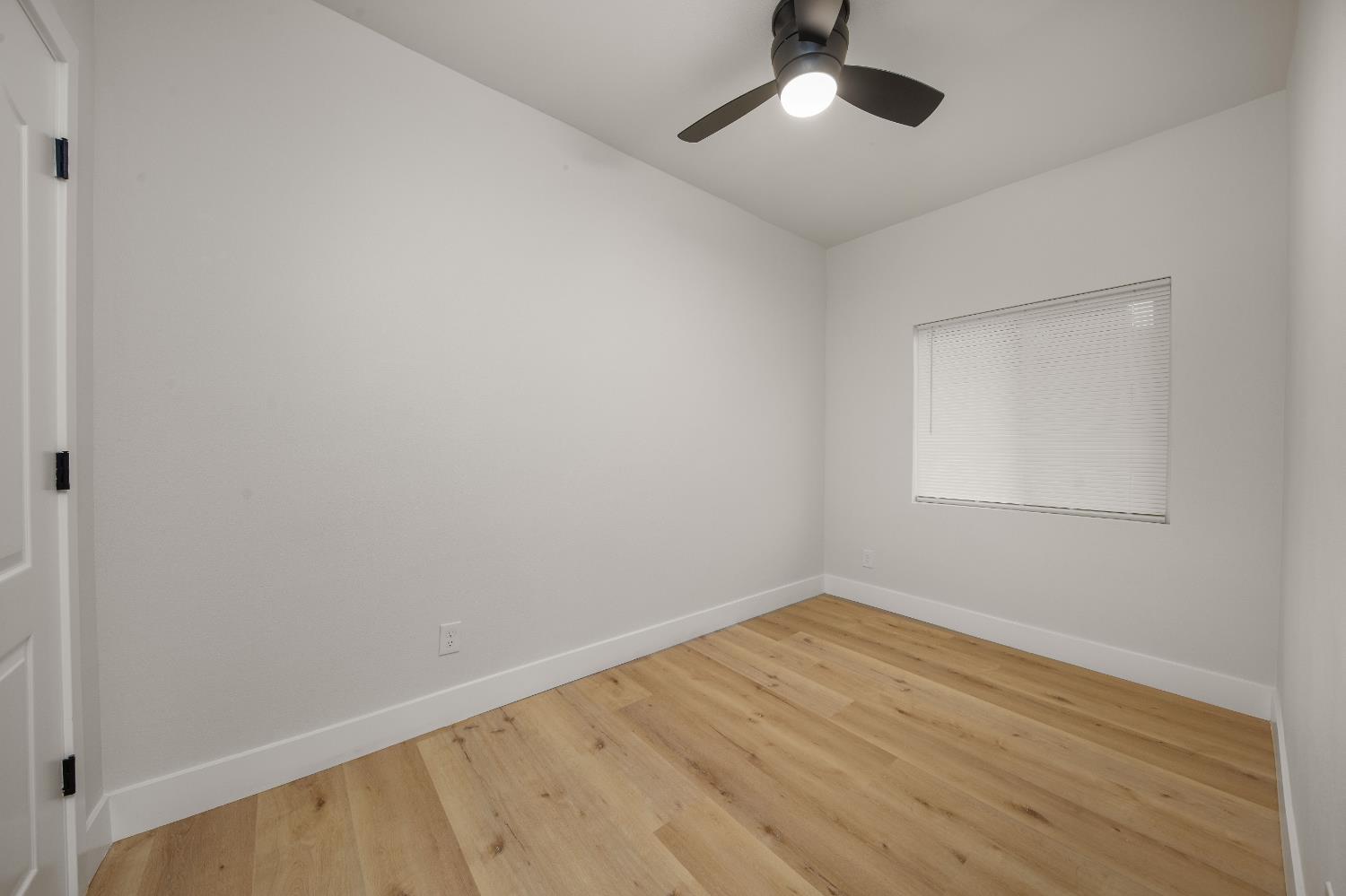 Detail Gallery Image 22 of 38 For 644 N Airport Way, Stockton,  CA 95205 - 3 Beds | 2 Baths