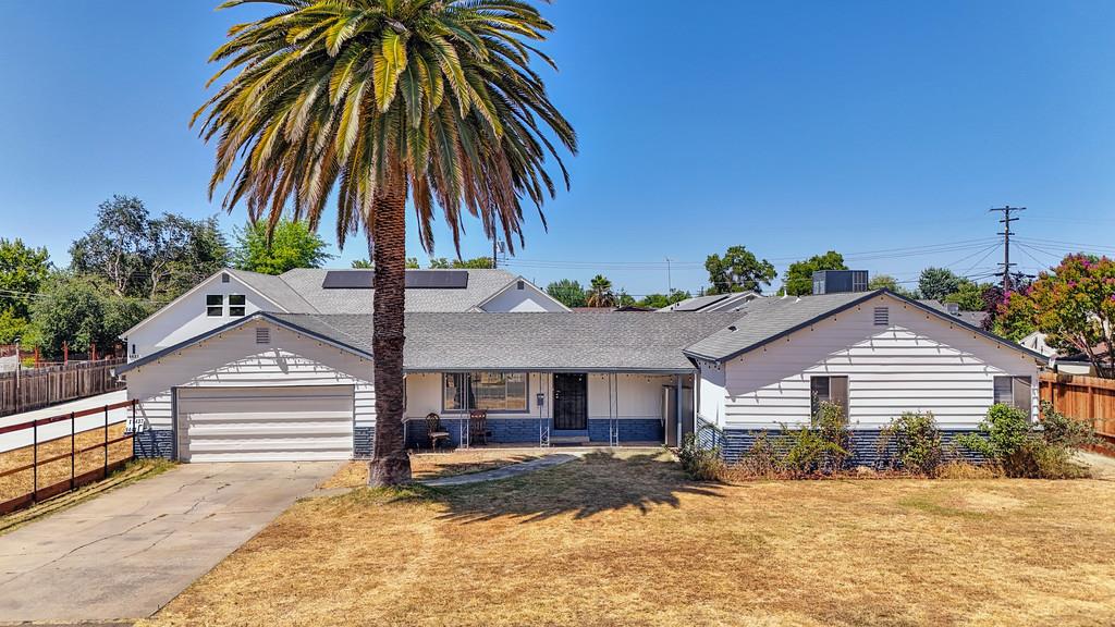 Detail Gallery Image 3 of 35 For 9431 Erwin Ave, Orangevale,  CA 95662 - 3 Beds | 2 Baths