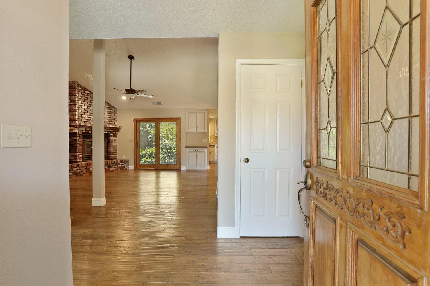 Detail Gallery Image 4 of 50 For 2404 Dutchollow Ct, Modesto,  CA 95356 - 3 Beds | 2 Baths