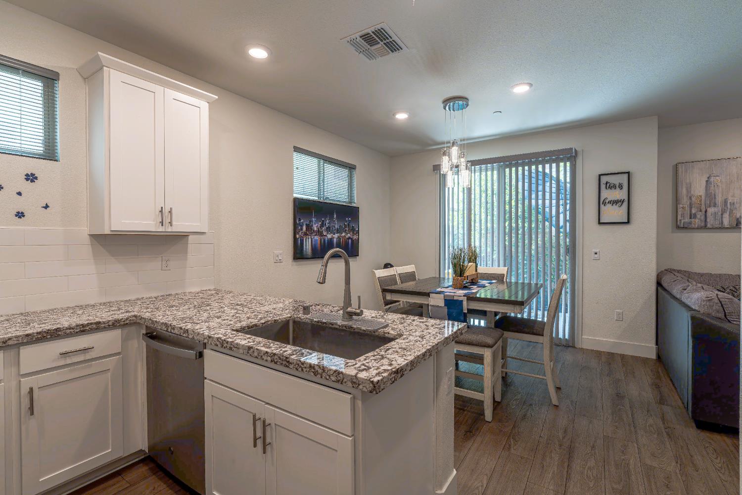 Detail Gallery Image 28 of 53 For 10448 Oboe Way, Elk Grove,  CA 95757 - 3 Beds | 2/1 Baths