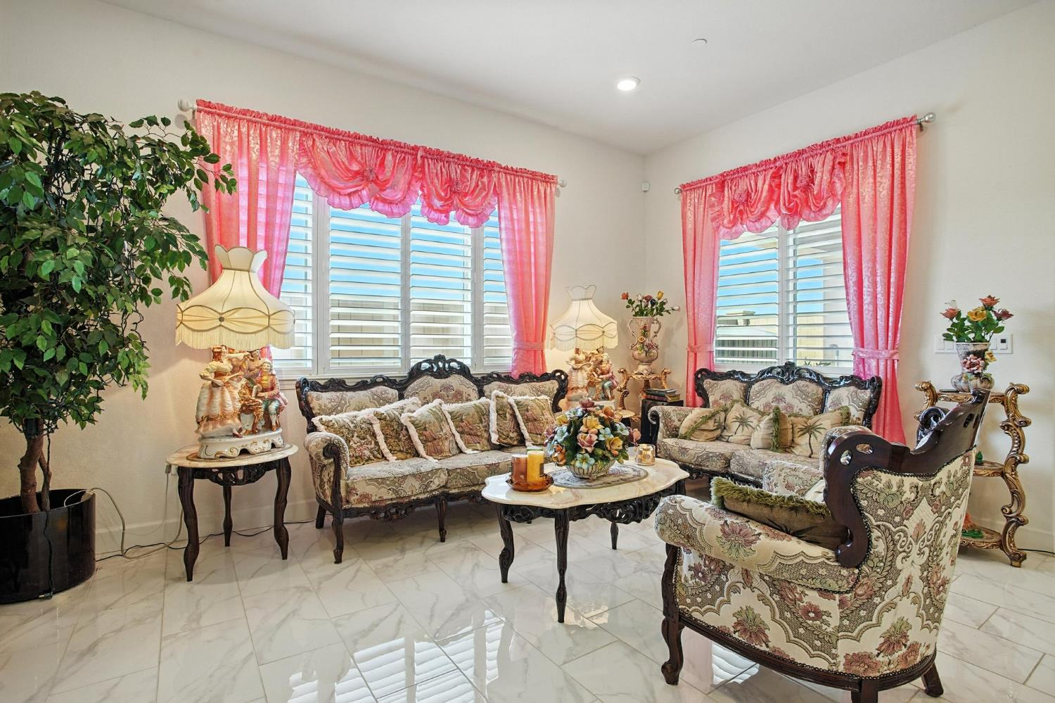 Detail Gallery Image 6 of 36 For 3742 Haymaker Way, Sacramento,  CA 95835 - 3 Beds | 2 Baths