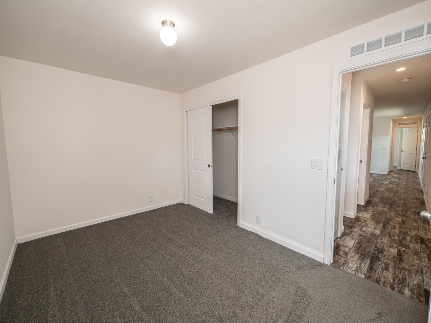 Detail Gallery Image 9 of 23 For 10711 Sherman Grove Ave 26, Sunland,  CA 91040 - 2 Beds | 2 Baths