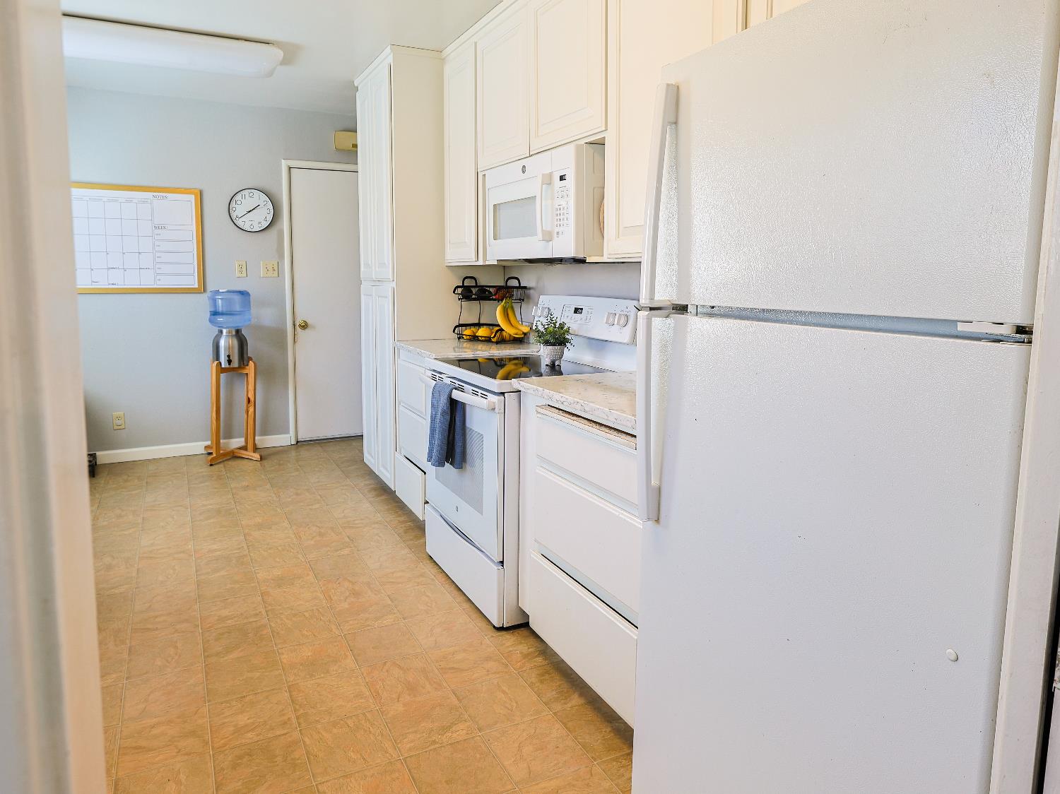 Detail Gallery Image 14 of 45 For 18 W Clanton Ave, Woodland,  CA 95695 - 3 Beds | 2 Baths