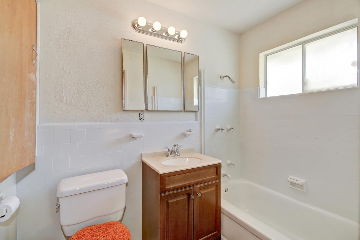 Detail Gallery Image 24 of 38 For 3845 Lynwood Way, Sacramento,  CA 95864 - 3 Beds | 3 Baths