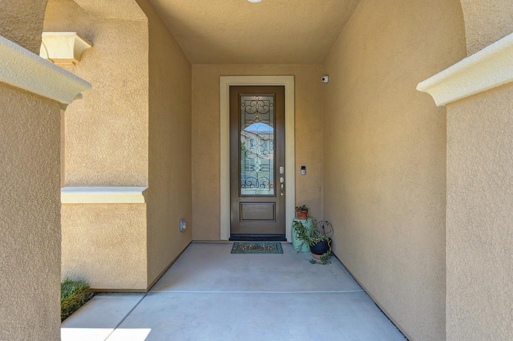 Detail Gallery Image 3 of 43 For 10309 Tempo Way, Elk Grove,  CA 95757 - 4 Beds | 3/1 Baths