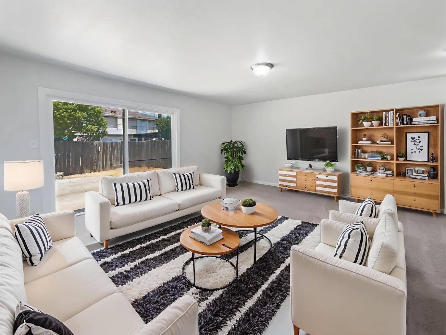 Detail Gallery Image 2 of 20 For 1129 Rideout Way, Marysville,  CA 95901 - 4 Beds | 2 Baths