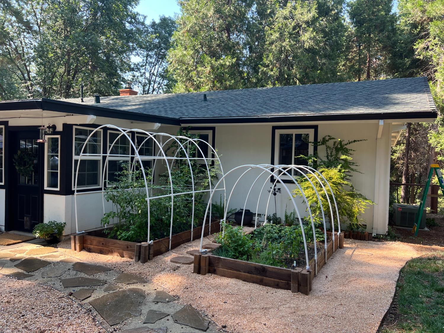 Detail Gallery Image 6 of 12 For 383 Alpine Dr, Colfax,  CA 95713 - 2 Beds | 2 Baths