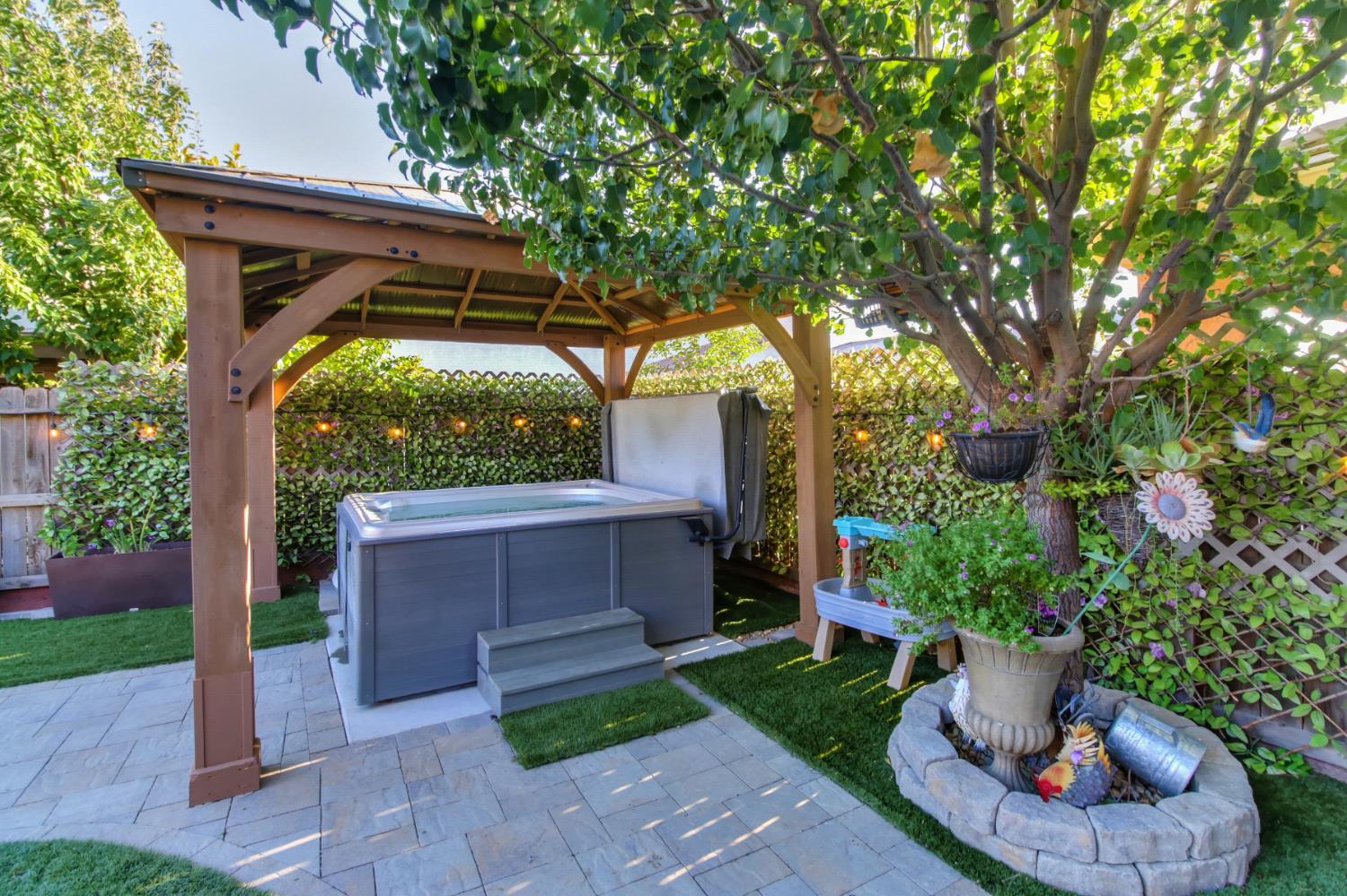 Detail Gallery Image 76 of 88 For 9940 Lorae Way, Elk Grove,  CA 95624 - 4 Beds | 3 Baths