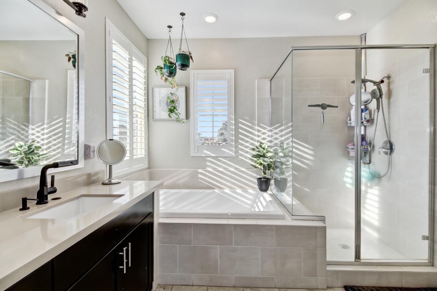 Detail Gallery Image 45 of 88 For 9940 Lorae Way, Elk Grove,  CA 95624 - 4 Beds | 3 Baths