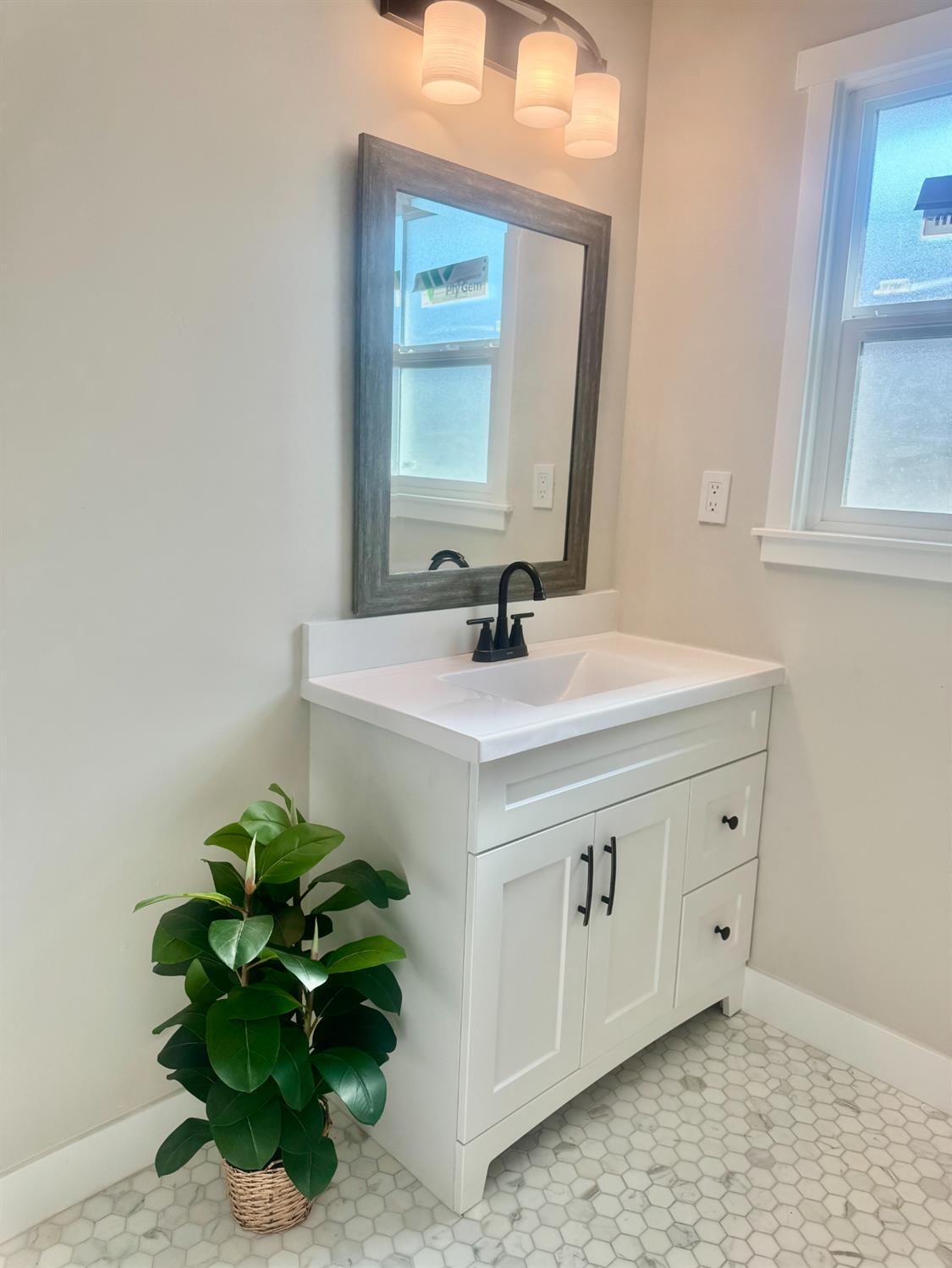 Detail Gallery Image 19 of 32 For 5230 North Ave, Carmichael,  CA 95608 - 3 Beds | 2 Baths