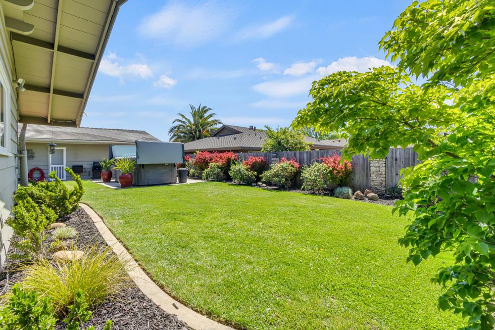Detail Gallery Image 39 of 45 For 3250 Bonita Dr, Sacramento,  CA 95821 - 3 Beds | 3 Baths