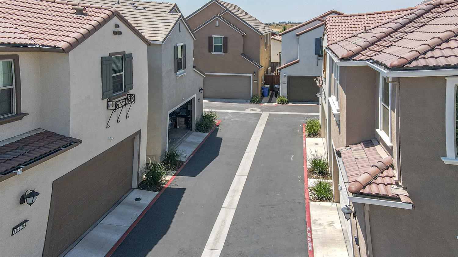 Detail Gallery Image 7 of 53 For 10448 Oboe Way, Elk Grove,  CA 95757 - 3 Beds | 2/1 Baths