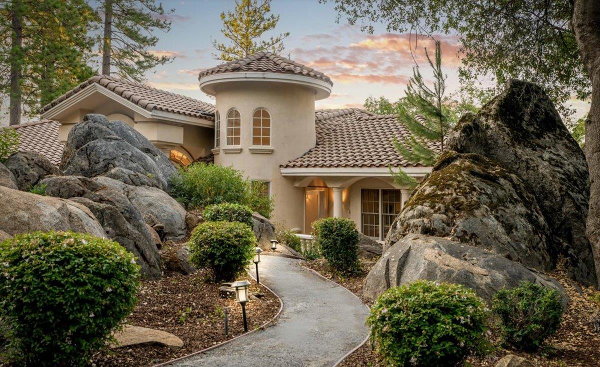 Detail Gallery Image 3 of 97 For 14031 Gochine Dr, Nevada City,  CA 95959 - 4 Beds | 3/1 Baths
