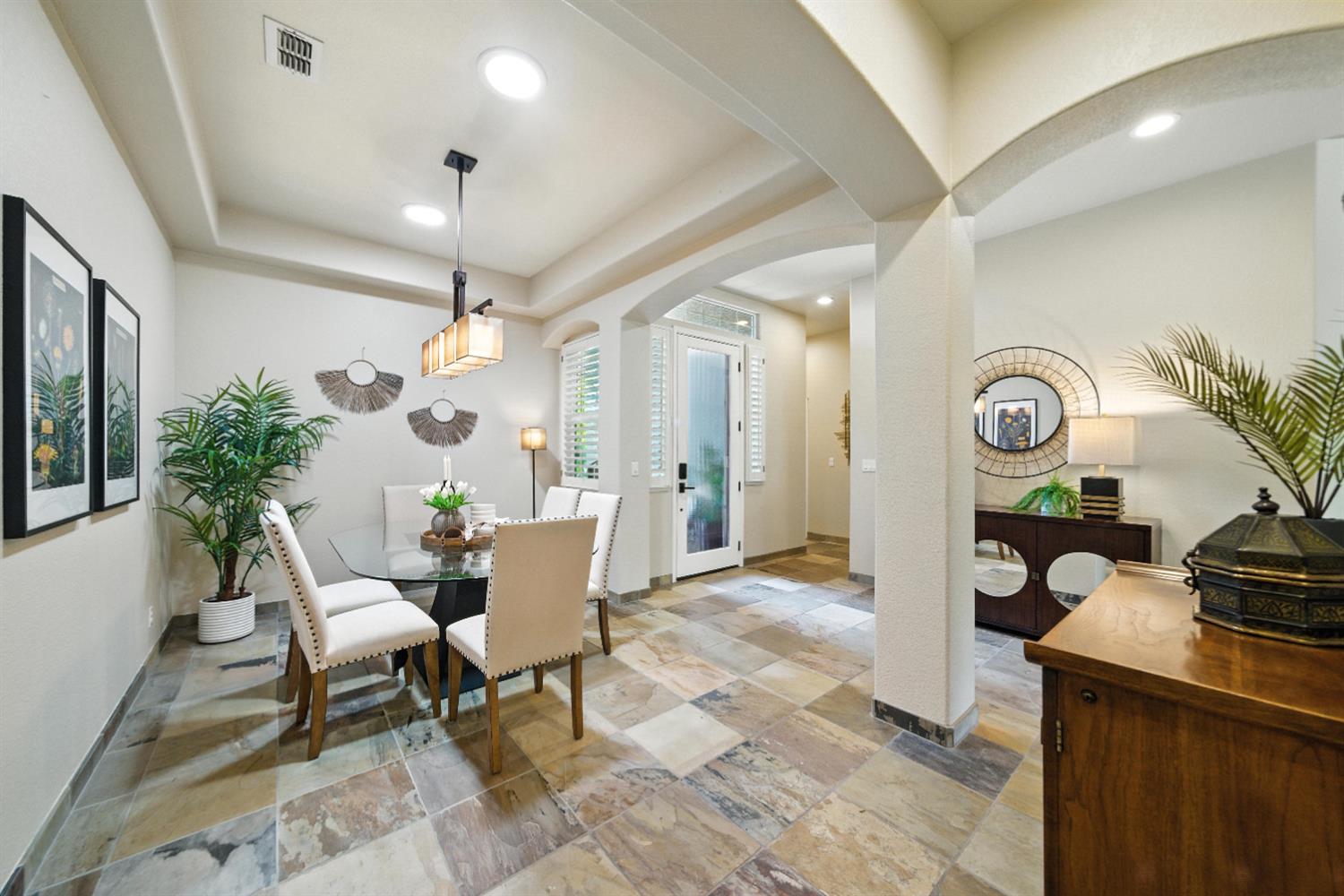 Detail Gallery Image 6 of 78 For 3001 Grasmere Cir, Roseville,  CA 95661 - 2 Beds | 2 Baths
