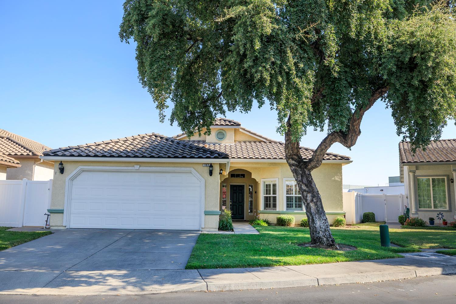 Detail Gallery Image 3 of 35 For 157 Little Johns Creek Dr, Oakdale,  CA 95361 - 2 Beds | 2 Baths