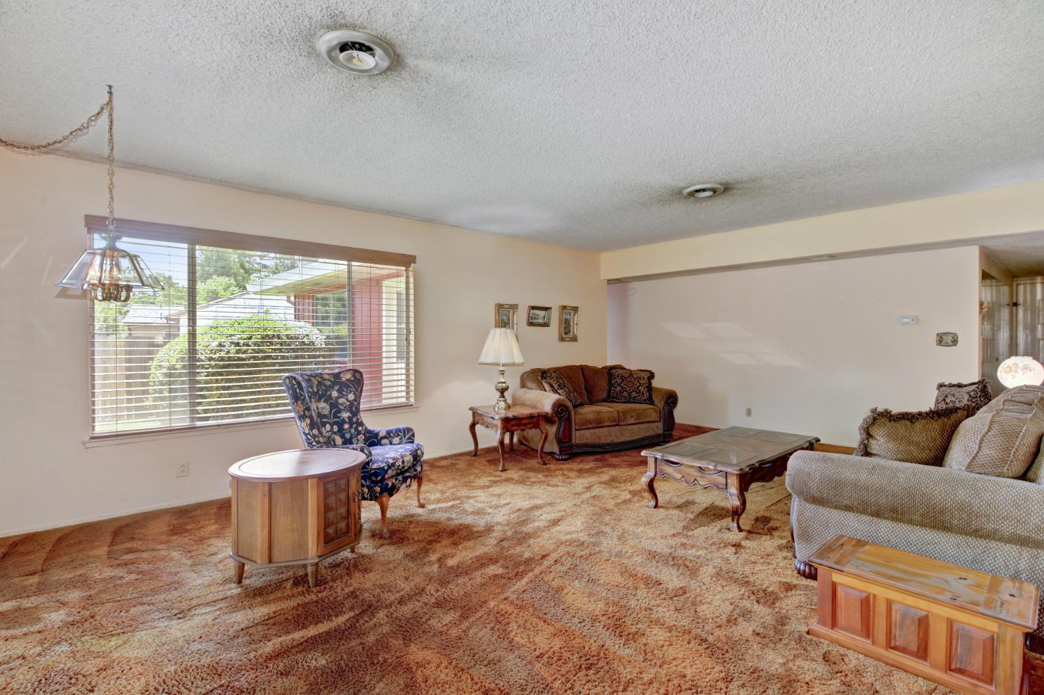 Detail Gallery Image 6 of 38 For 3845 Lynwood Way, Sacramento,  CA 95864 - 3 Beds | 3 Baths