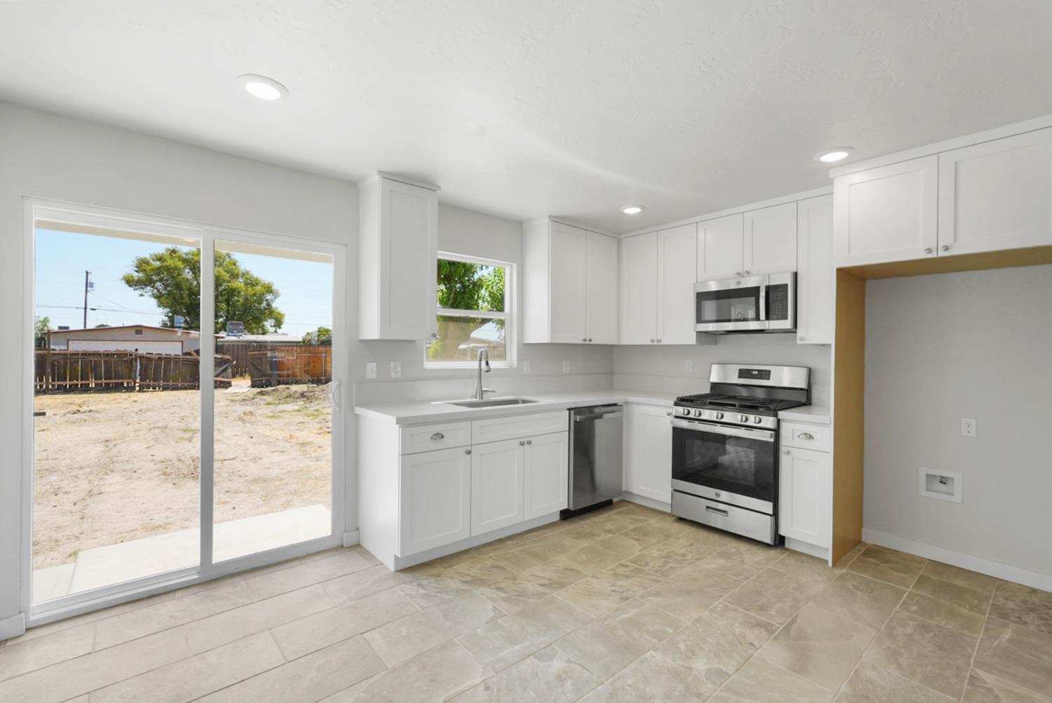 Detail Gallery Image 6 of 19 For 920 S Rose St, Turlock,  CA 95380 - 3 Beds | 1 Baths