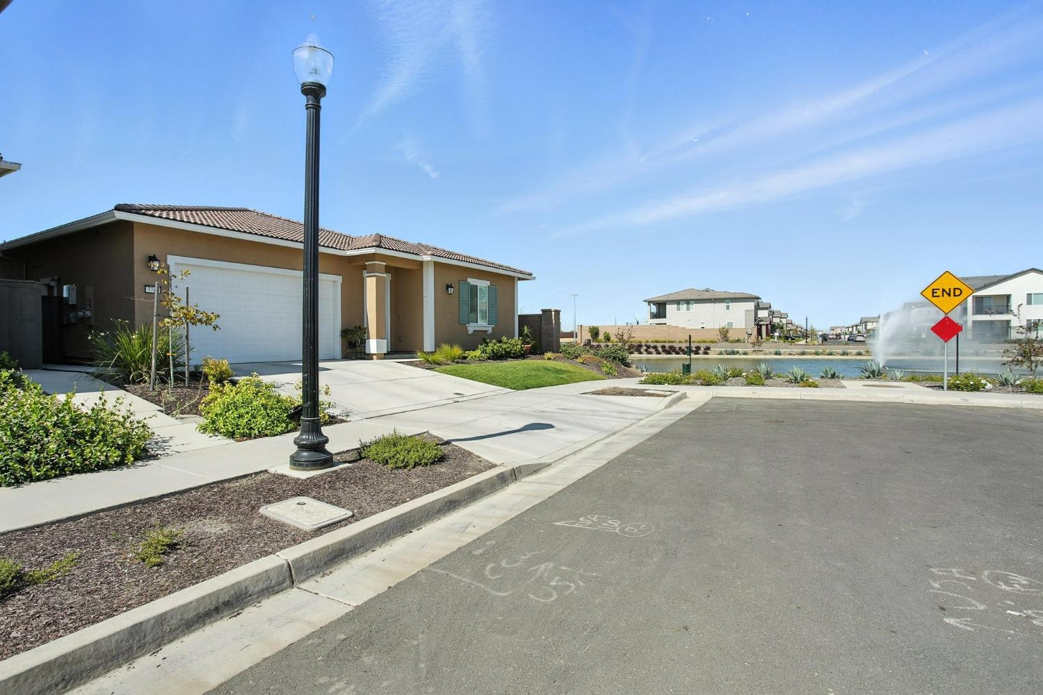 Detail Gallery Image 3 of 36 For 3742 Haymaker Way, Sacramento,  CA 95835 - 3 Beds | 2 Baths