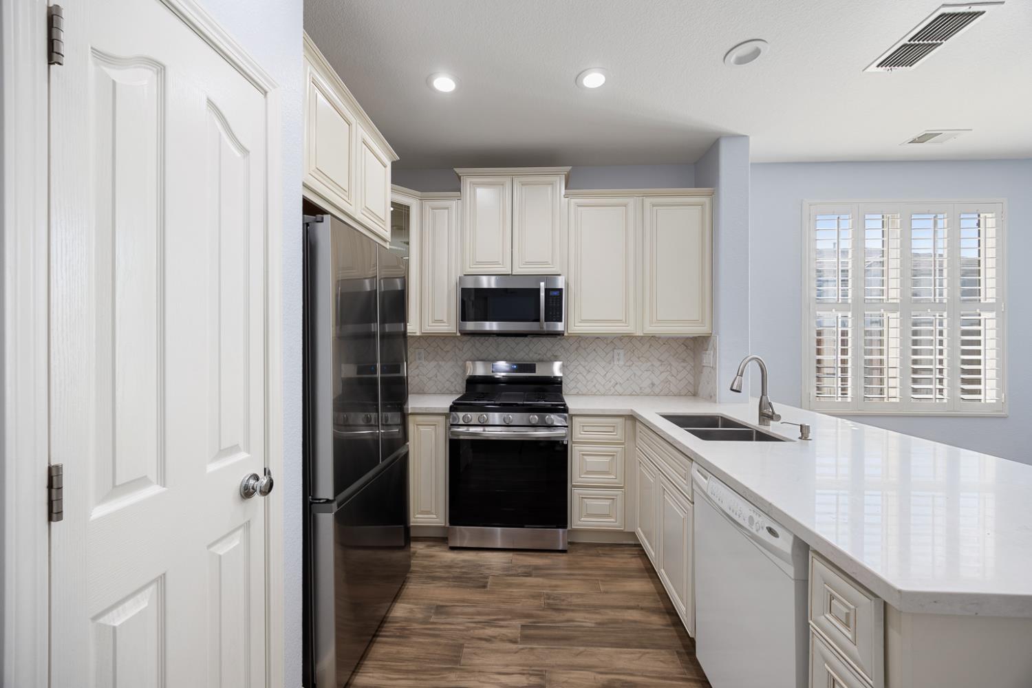 Detail Gallery Image 12 of 40 For 9205 Cortina Cir, Roseville,  CA 95678 - 3 Beds | 2/1 Baths