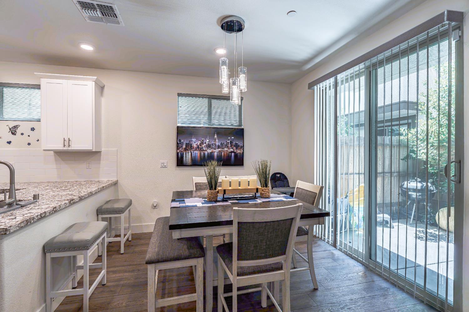 Detail Gallery Image 21 of 53 For 10448 Oboe Way, Elk Grove,  CA 95757 - 3 Beds | 2/1 Baths