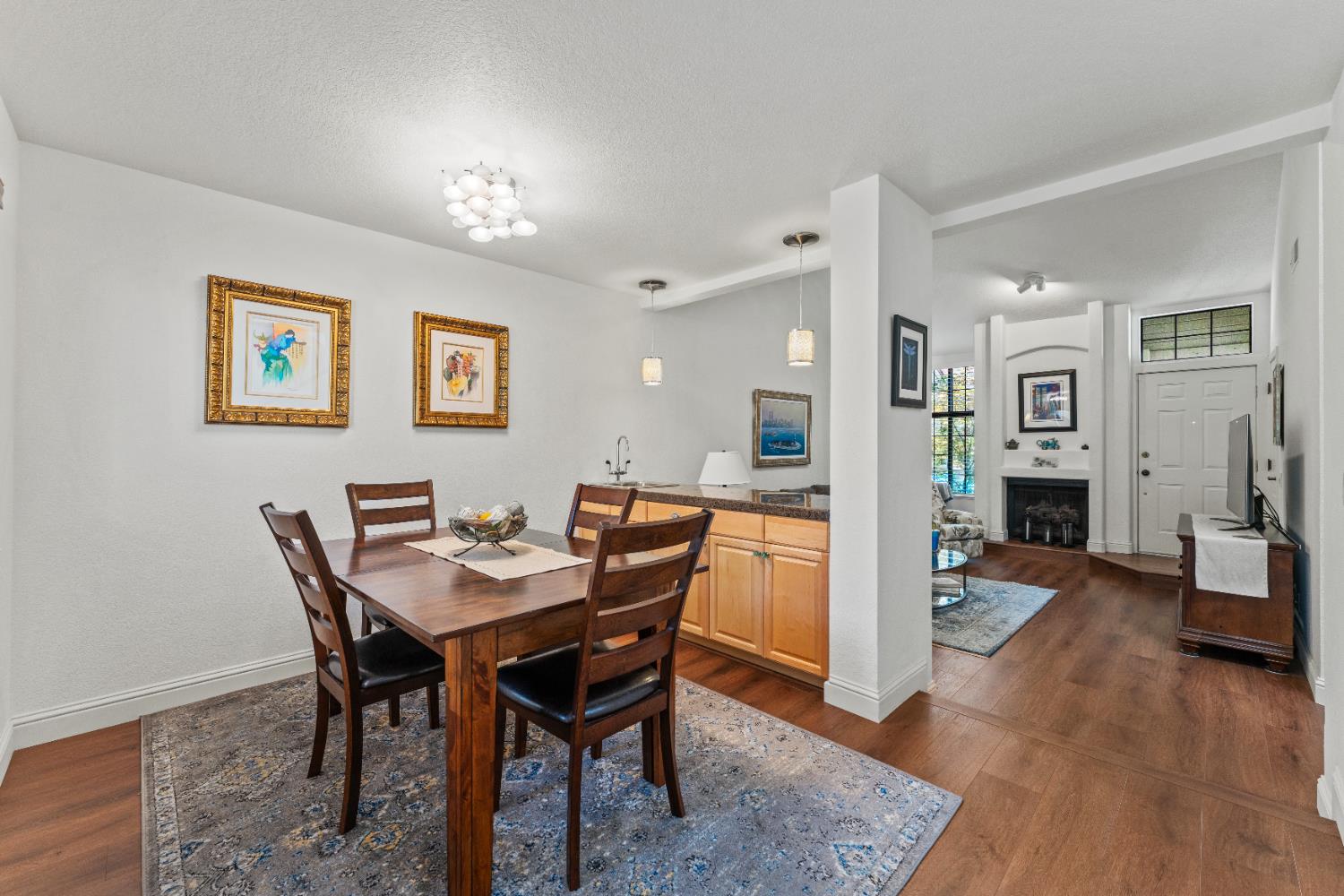 Detail Gallery Image 5 of 21 For 7522 Creekridge Ln, Citrus Heights,  CA 95610 - 3 Beds | 3 Baths