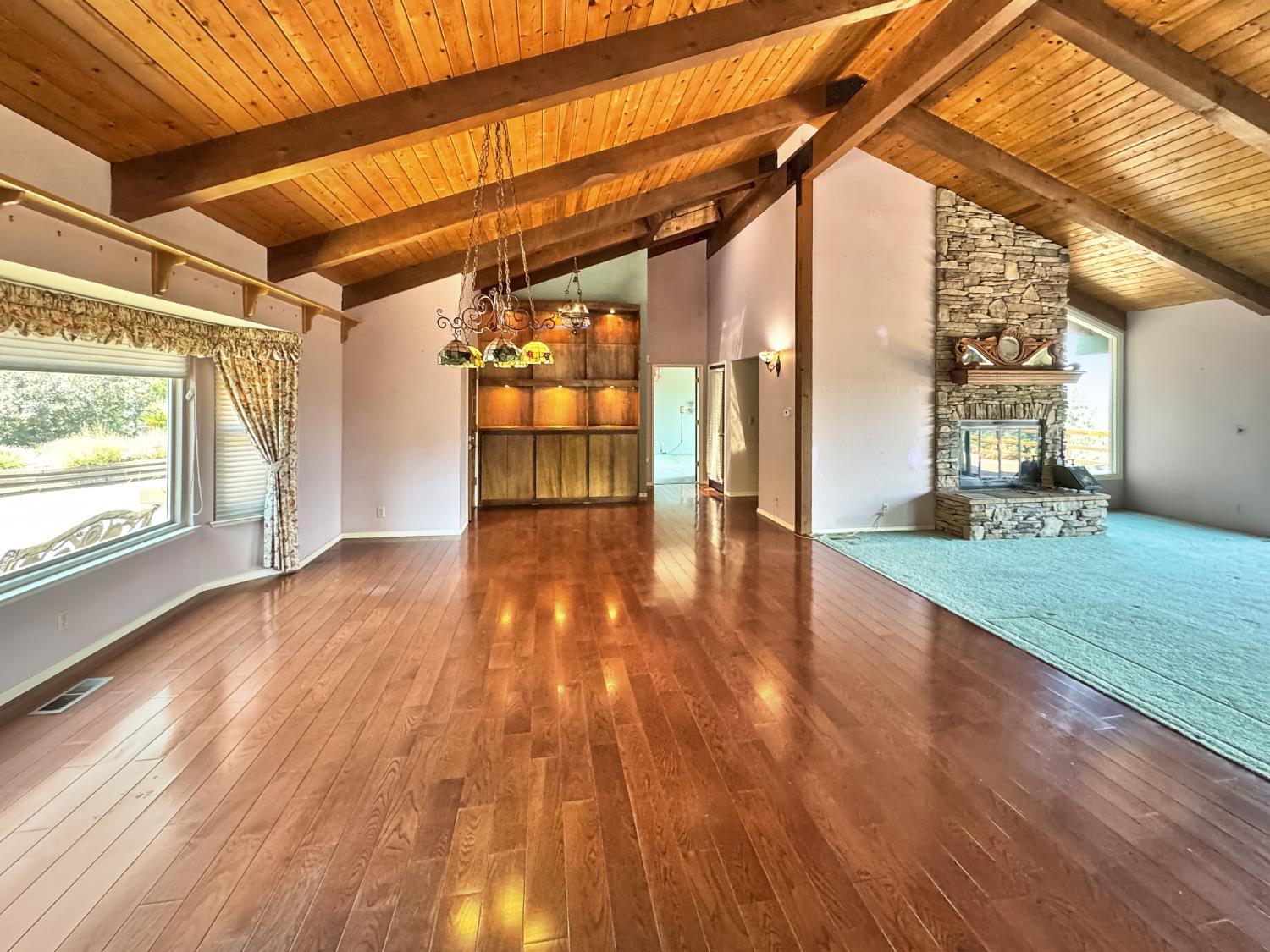 Detail Gallery Image 4 of 38 For 16169 Tina Ct, Grass Valley,  CA 95945 - 3 Beds | 3 Baths