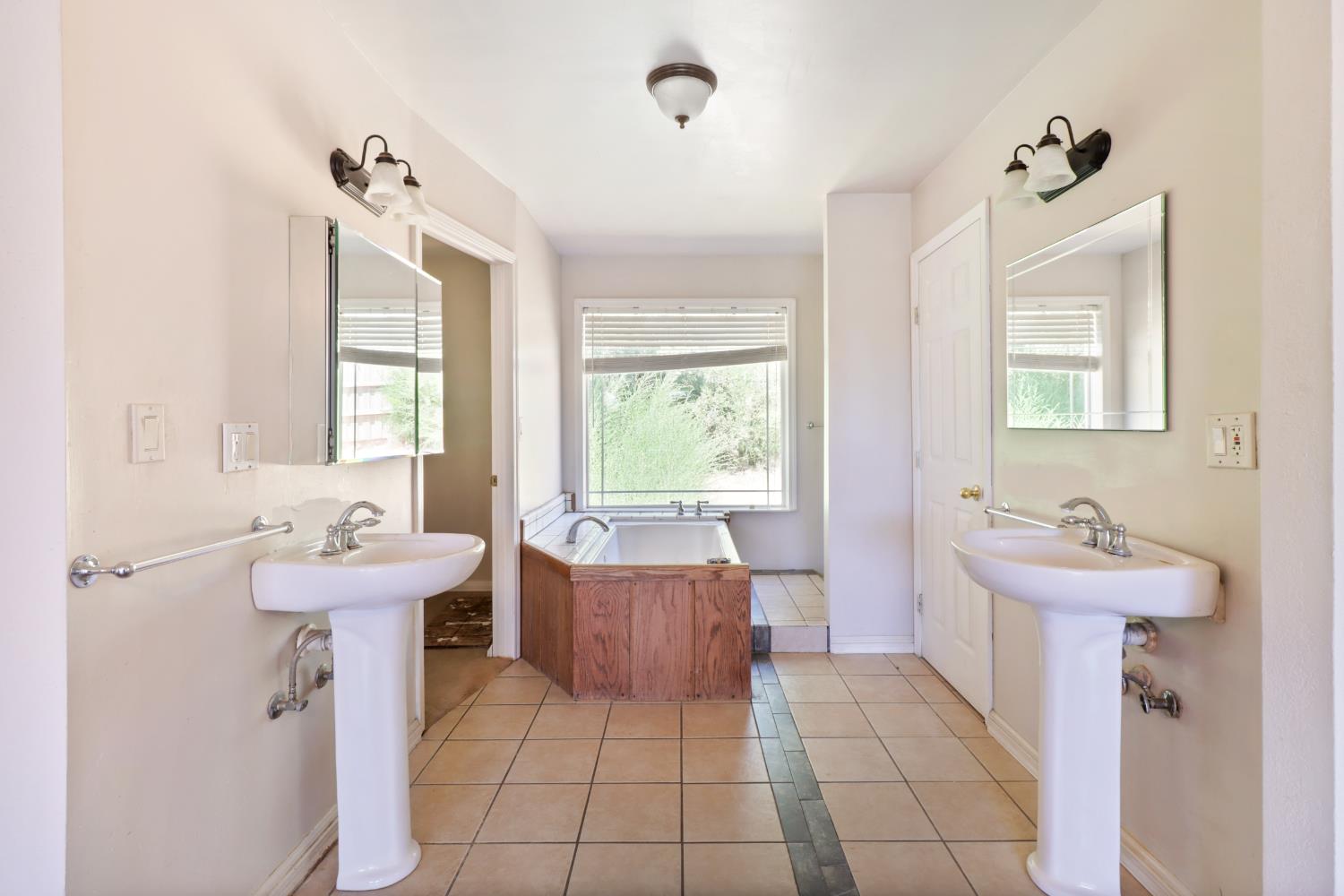Detail Gallery Image 14 of 27 For 90 Tall Pines Ct, Applegate,  CA 95703 - 3 Beds | 2/1 Baths