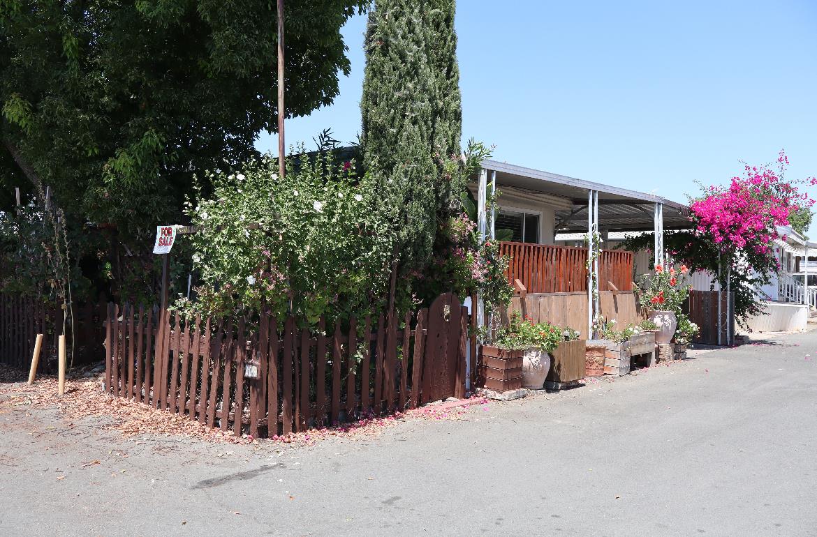Detail Gallery Image 3 of 6 For 2340 Sanguinetti Ln 109, Stockton,  CA 95205 - 3 Beds | 1 Baths