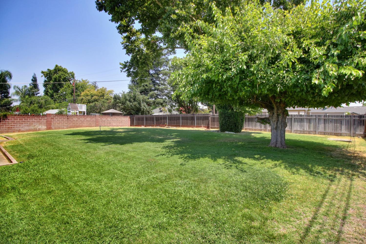 Detail Gallery Image 32 of 38 For 3845 Lynwood Way, Sacramento,  CA 95864 - 3 Beds | 3 Baths