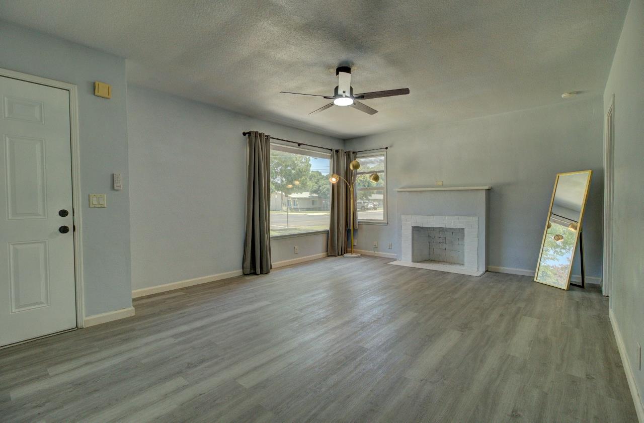 Detail Gallery Image 5 of 33 For 400 Elm Ave, Atwater,  CA 95301 - 4 Beds | 2 Baths