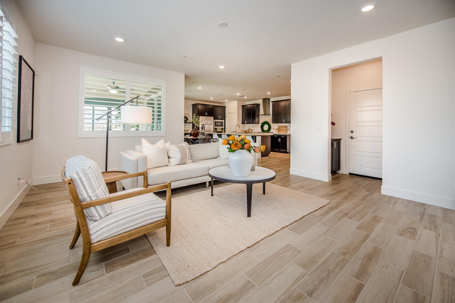 Detail Gallery Image 14 of 37 For 2751 Brookshire Cir, Woodland,  CA 95776 - 5 Beds | 3 Baths