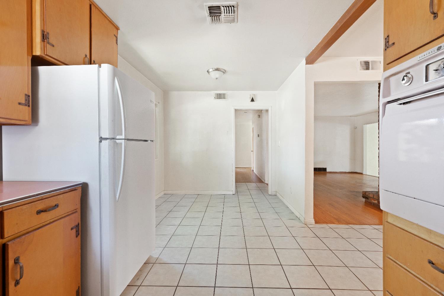Detail Gallery Image 12 of 34 For 1418 Cypress Ave, Modesto,  CA 95350 - 3 Beds | 2 Baths