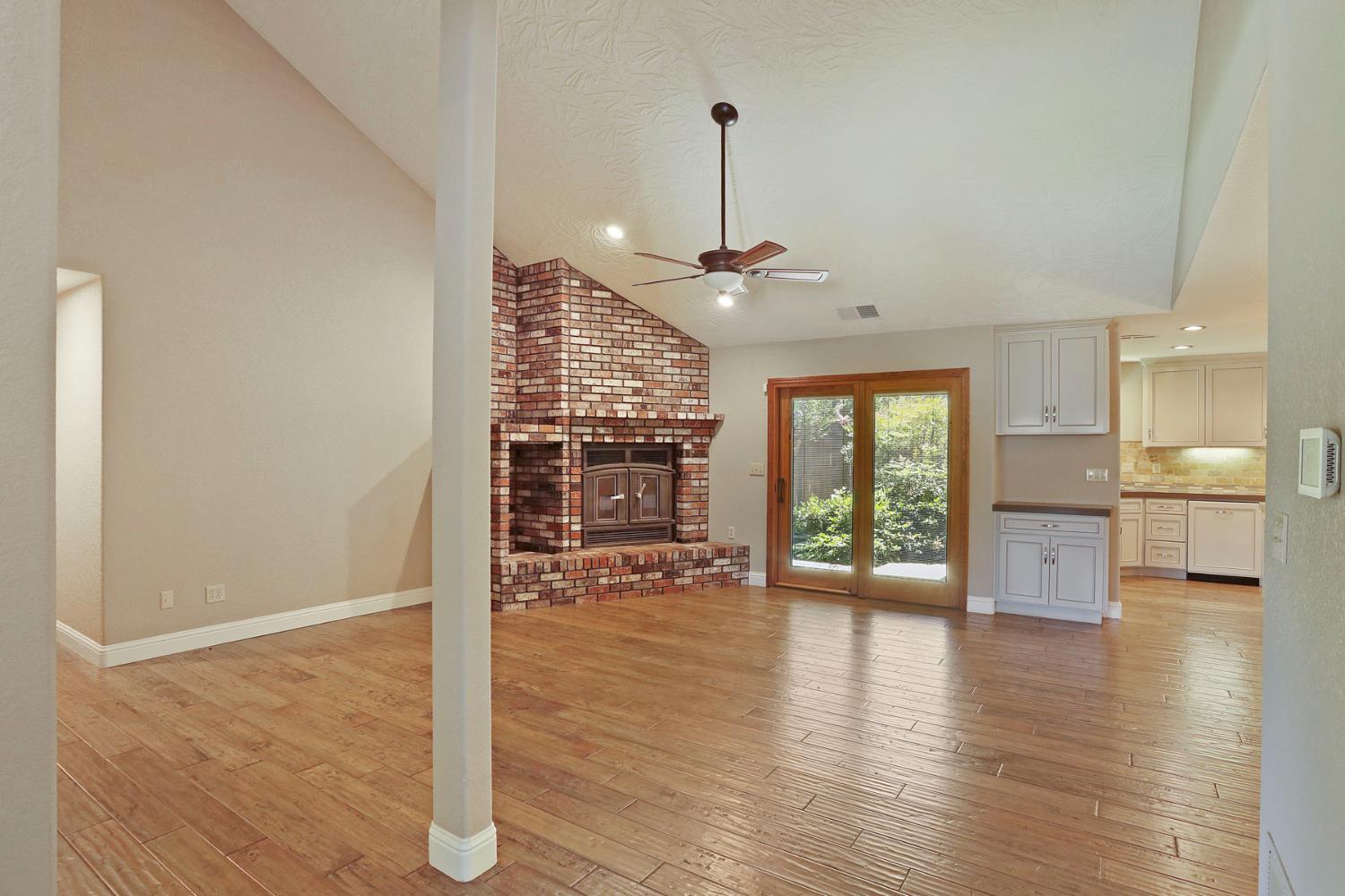 Detail Gallery Image 5 of 50 For 2404 Dutchollow Ct, Modesto,  CA 95356 - 3 Beds | 2 Baths