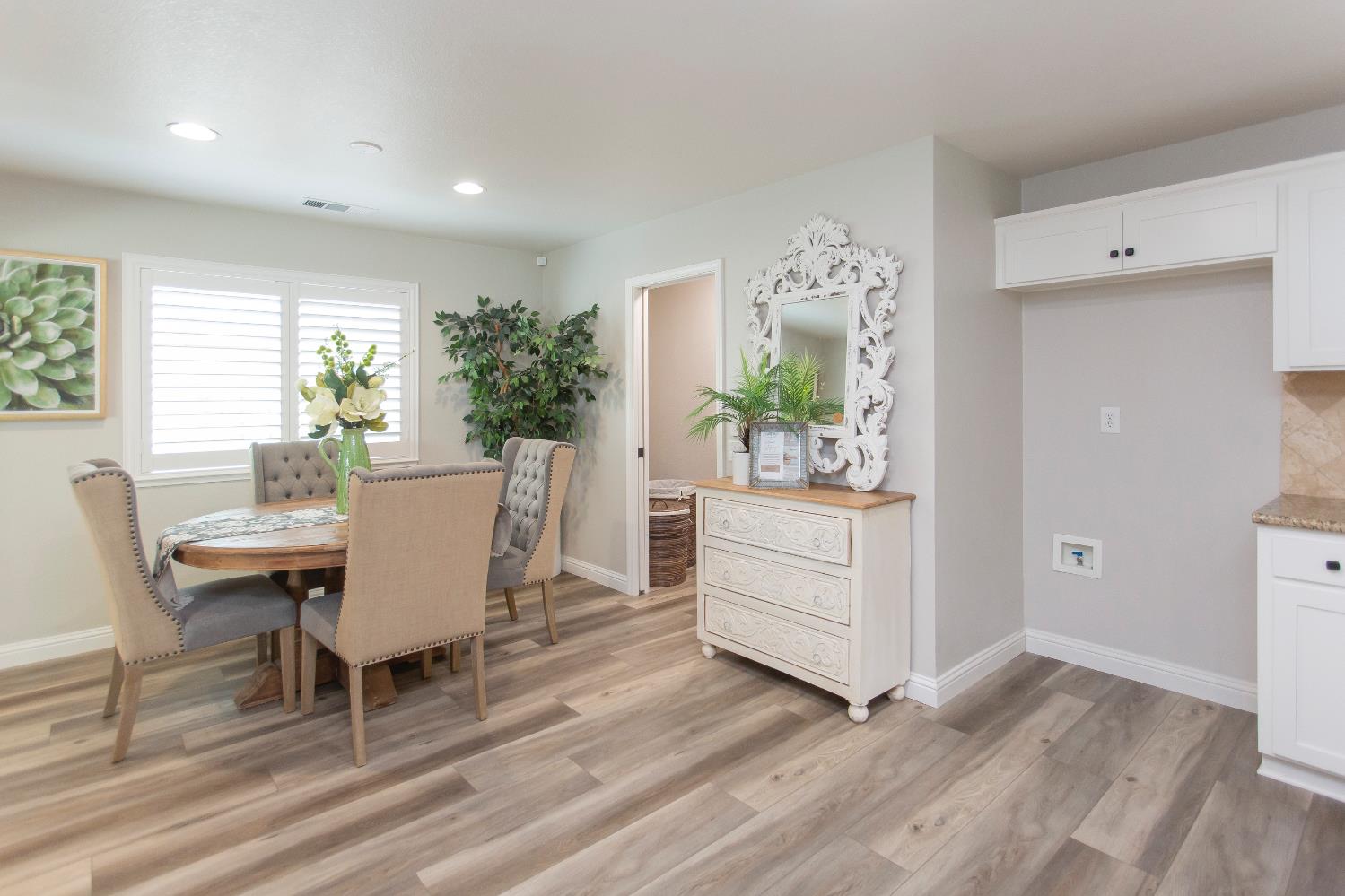Detail Gallery Image 12 of 31 For 5542 Chancellor Way, Riverbank,  CA 95367 - 3 Beds | 2/1 Baths