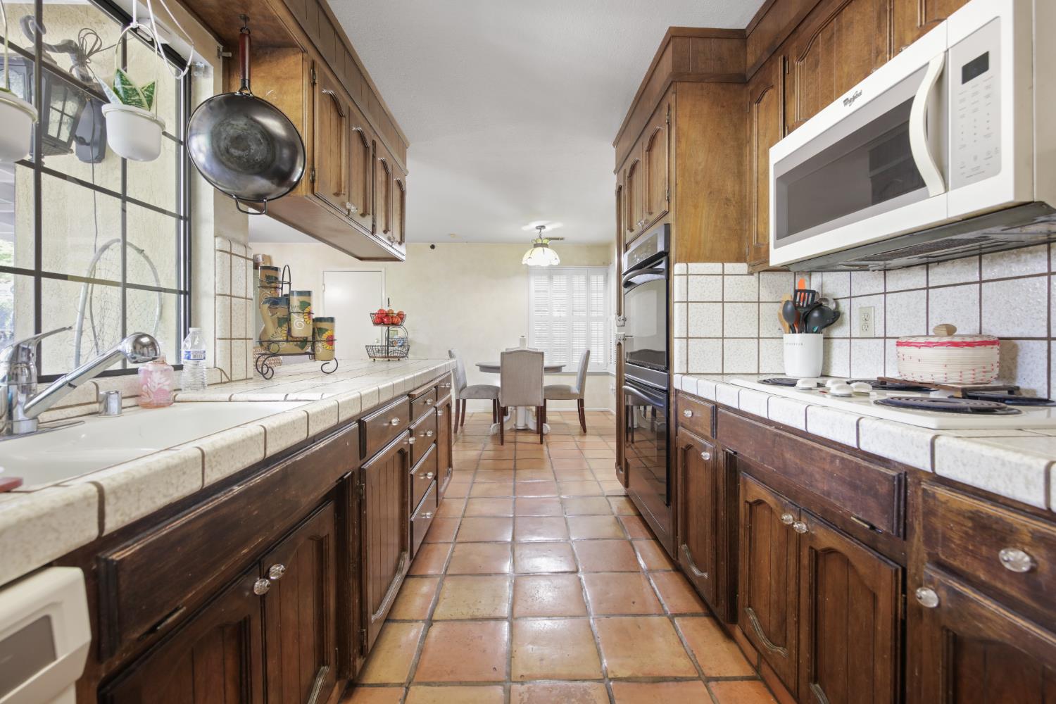 Detail Gallery Image 12 of 30 For 2962 Smoke Tree Cir, Stockton,  CA 95209 - 3 Beds | 2 Baths