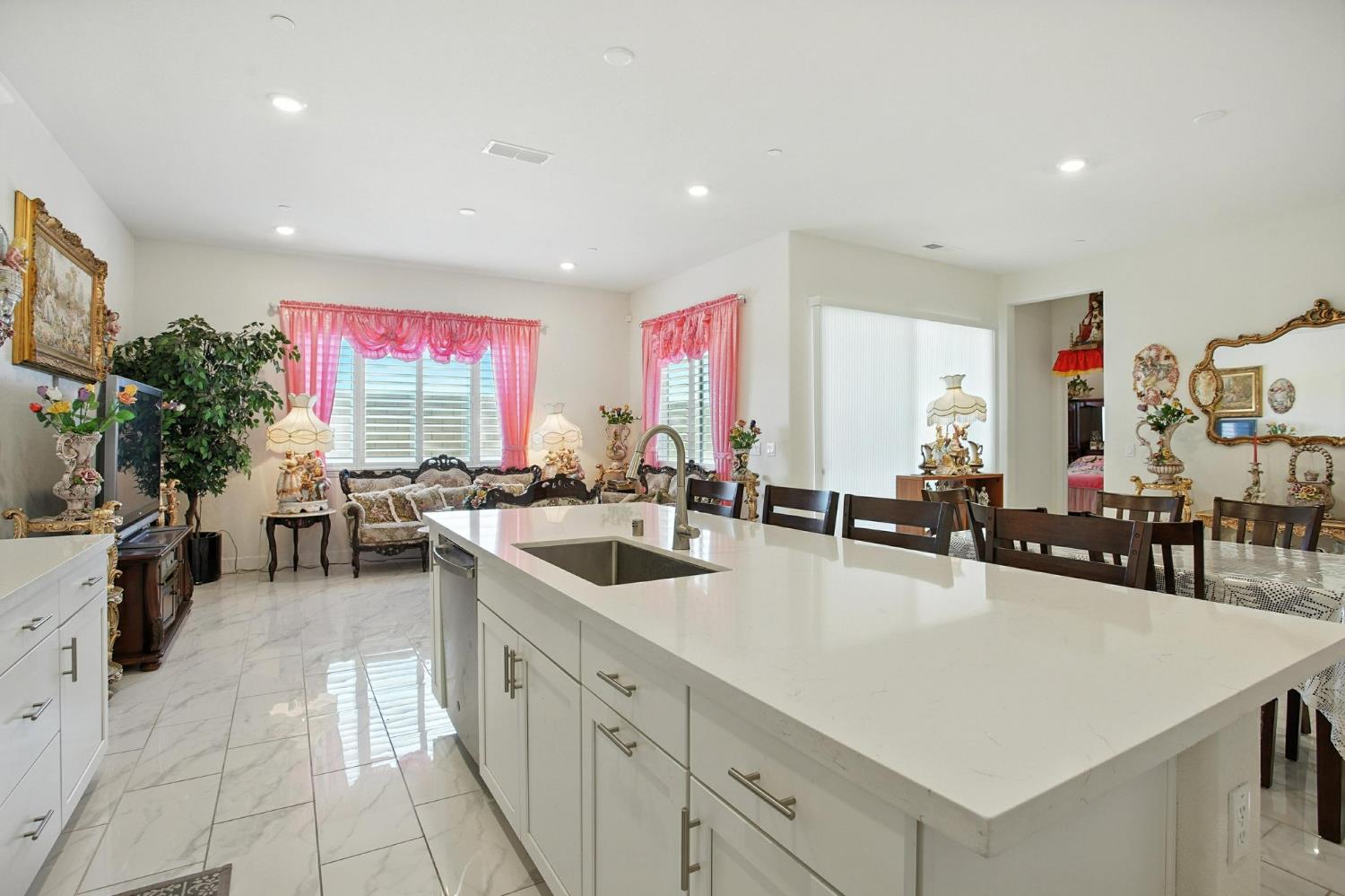 Detail Gallery Image 11 of 36 For 3742 Haymaker Way, Sacramento,  CA 95835 - 3 Beds | 2 Baths